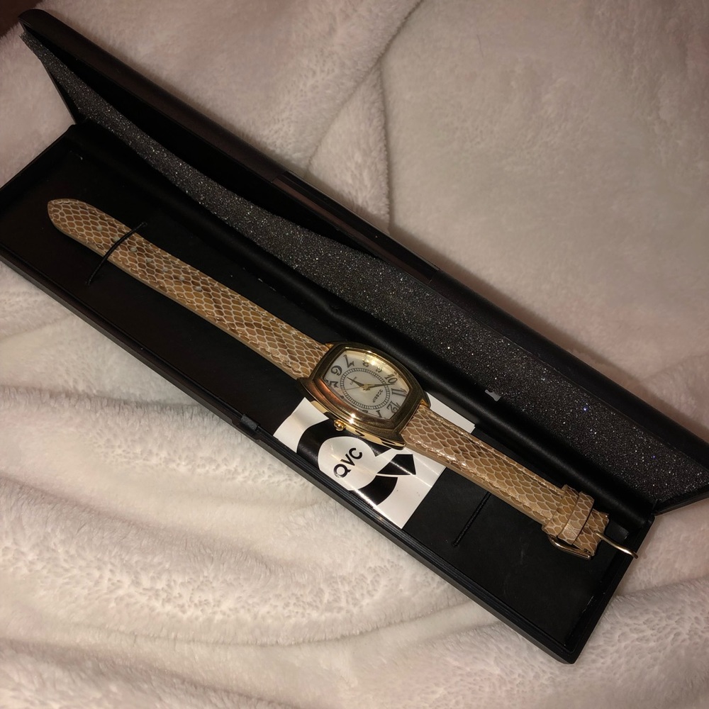Gossip tan watch
